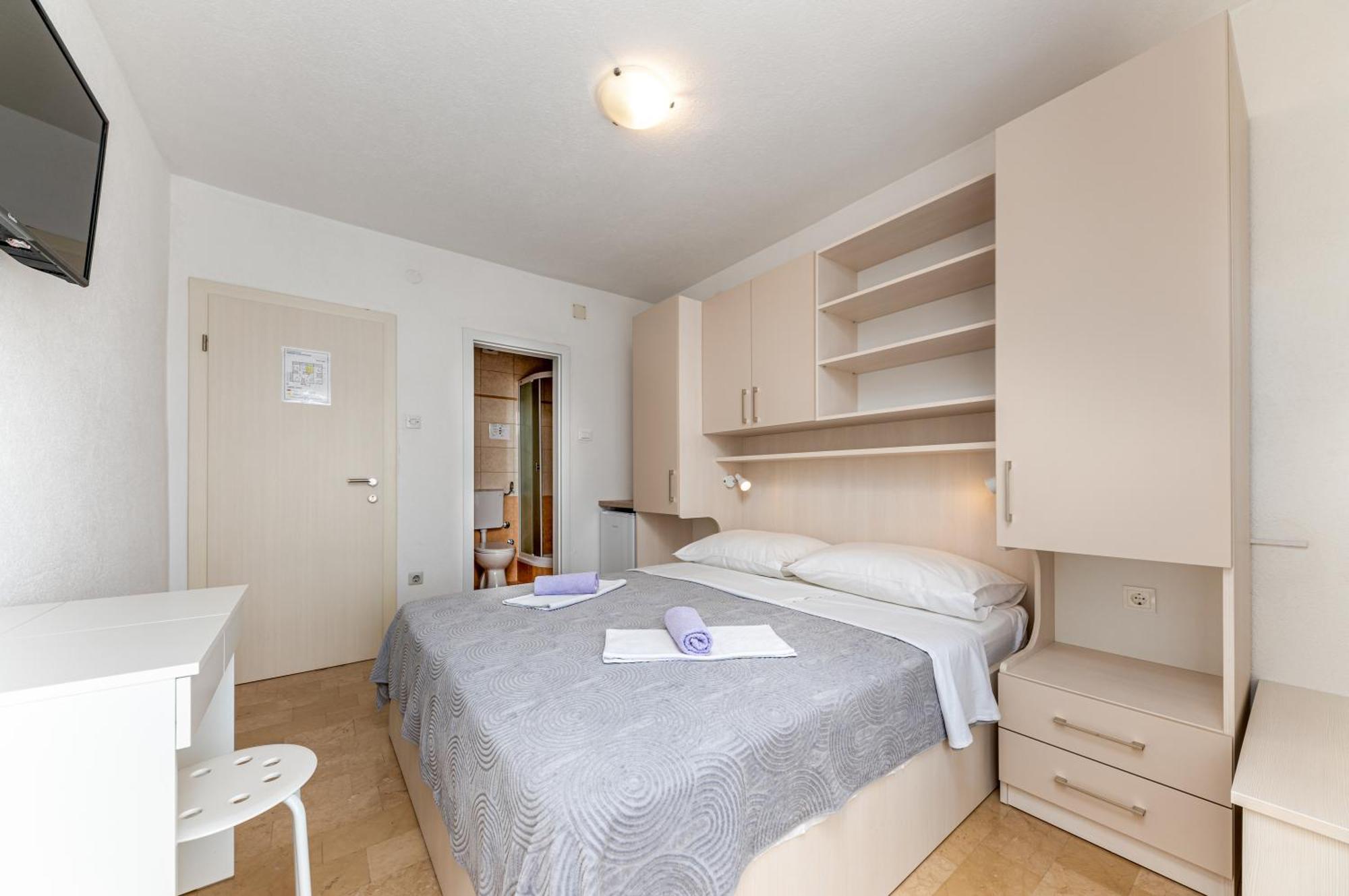 Bed And Breakfast Ivona Baška Voda Cameră foto