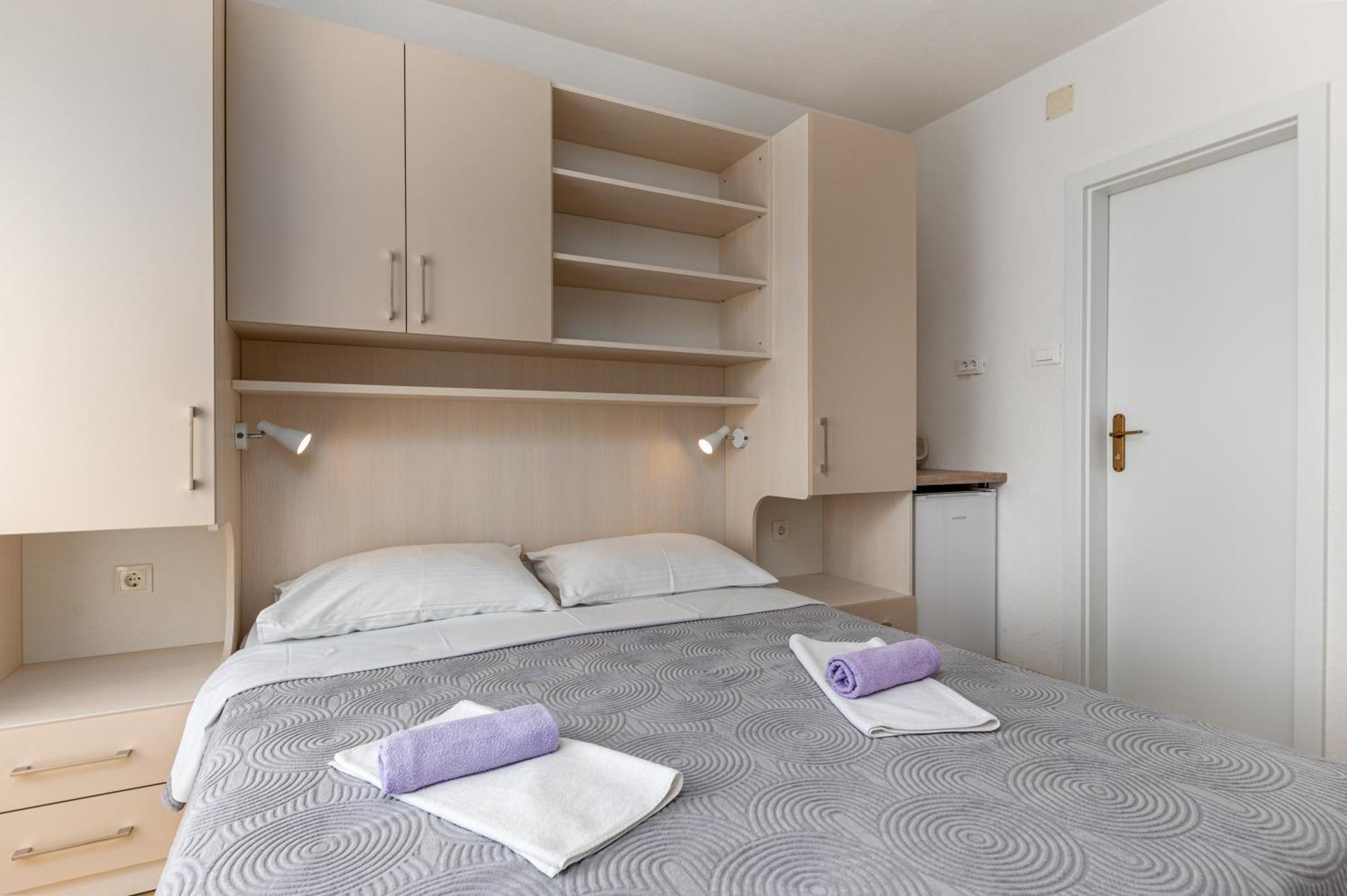 Bed And Breakfast Ivona Baška Voda Cameră foto